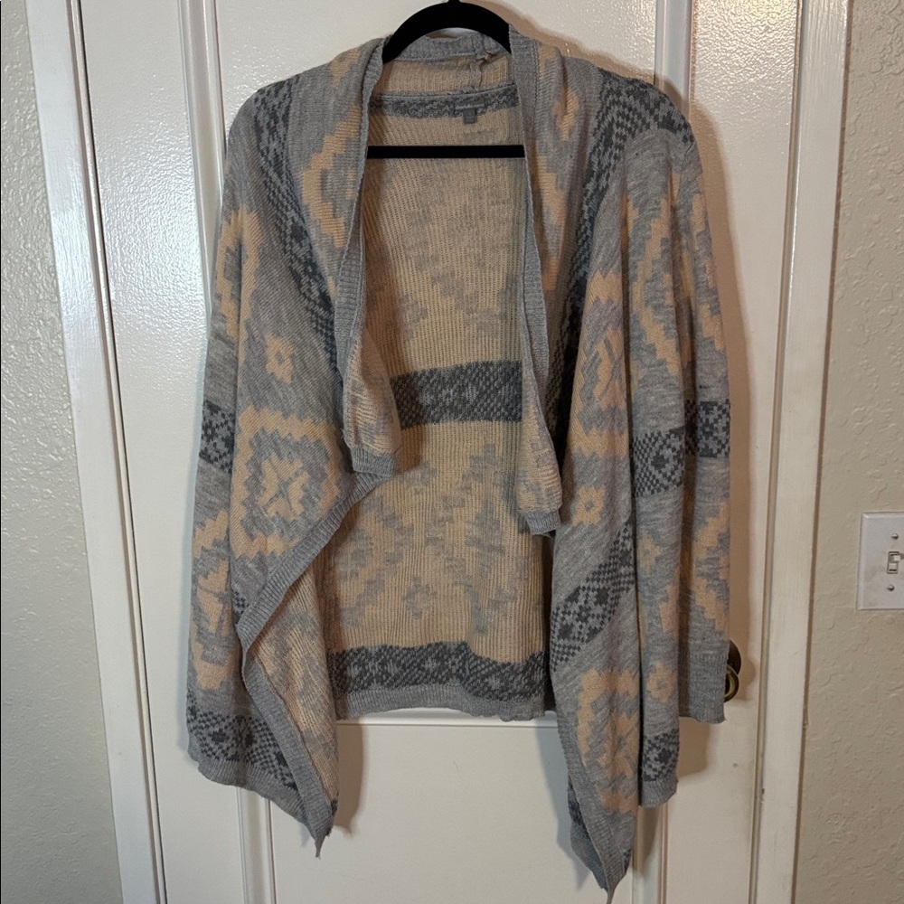 Charlotte Russe Cardigan - Picture 2 of 8